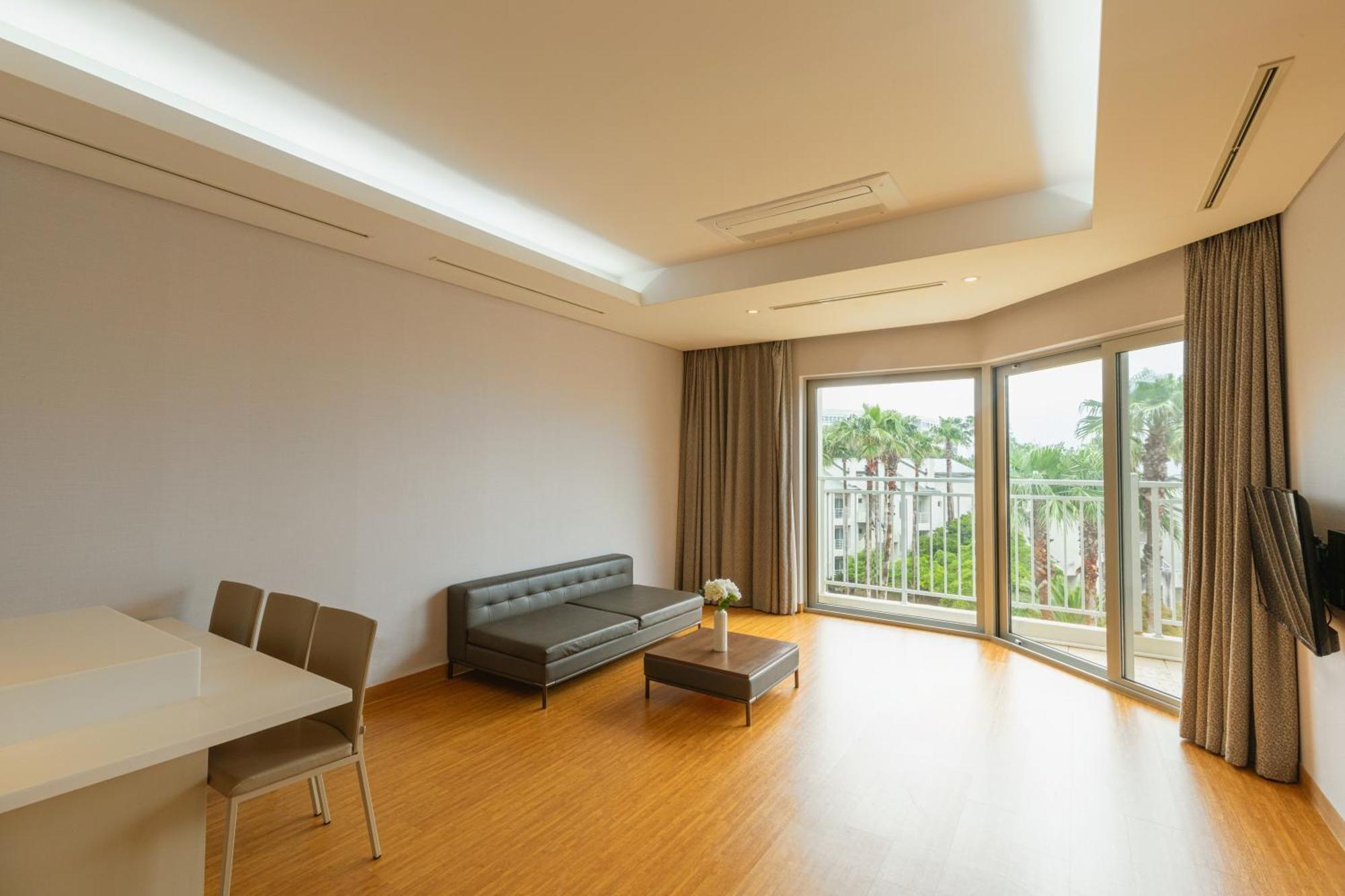 Sono Calm Jeju Hotell Seogwipo Exteriör bild